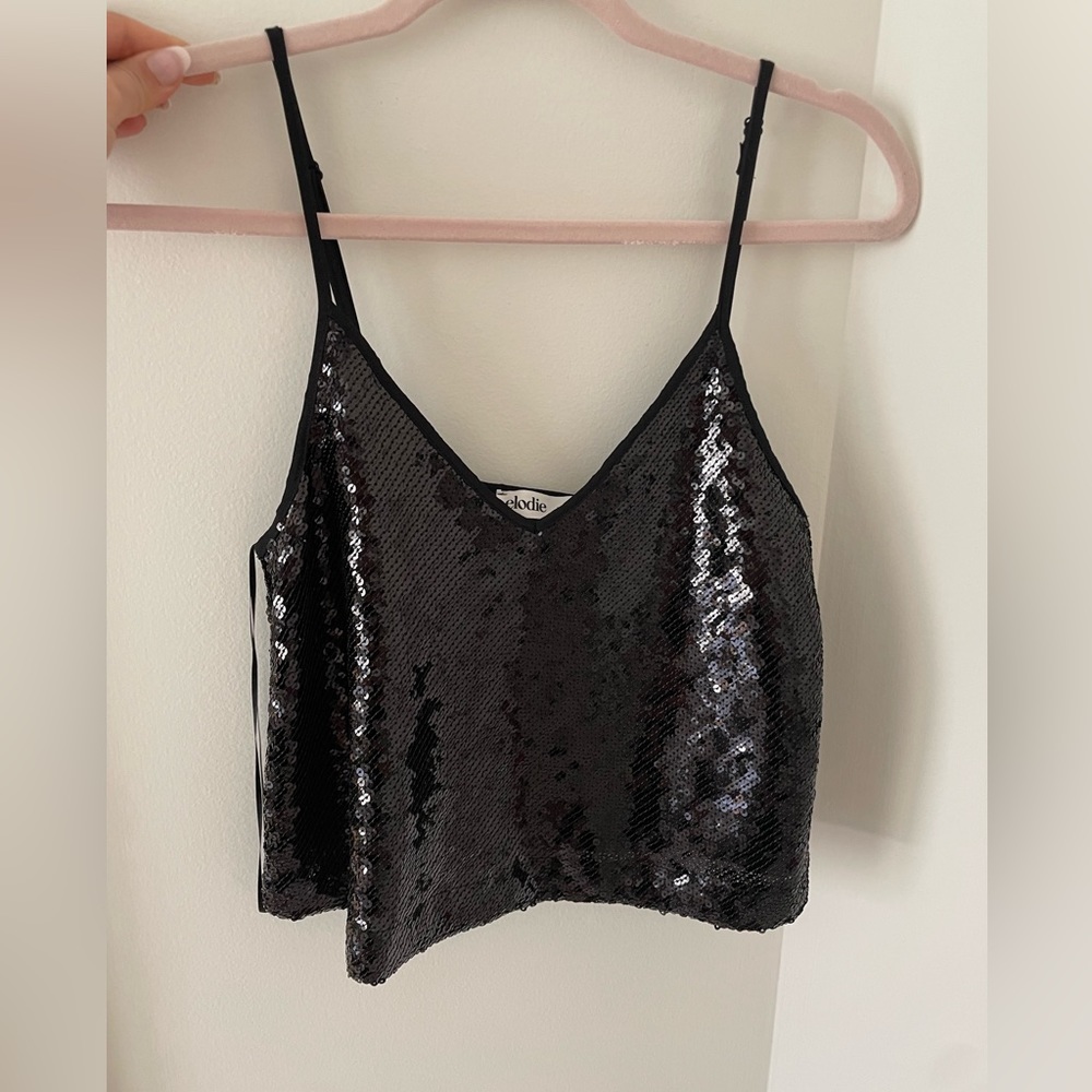 Black sequin crop top / tank 🖤